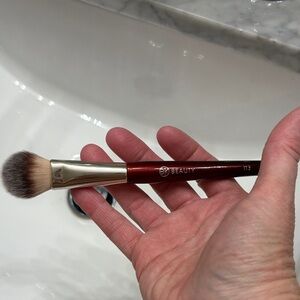 113 Makeup Brush - by BK Beauty - New!
